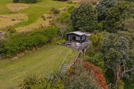Photo of property in 5 Florence Place, Hahei, Whitianga, 3591