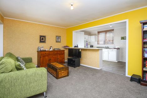 Photo of property in 2/9 Adriatic Avenue, Henderson, Auckland, 0612