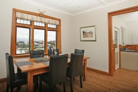 Photo of property in 17 Sugarloaf Road, Brooklyn, Wellington, 6021