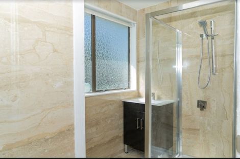 Photo of property in 20 Pukeroa Place, Papakura, 2110