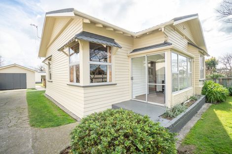 Photo of property in 18 Kingswood Street, Takaro, Palmerston North, 4412