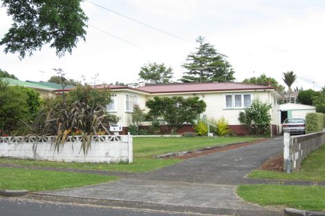 Photo of property in 5 Kayes Road, Pukekohe, 2120