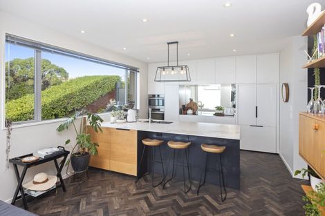 Photo of property in 143 Richmond Hill Road, Richmond Hill, Christchurch, 8081