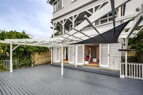 Photo of property in 11a Colenso Avenue, Hospital Hill, Napier, 4110