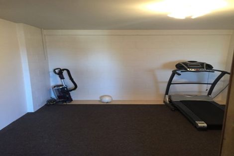 Photo of property in 17 Cashmere Place, Glenfield, Auckland, 0629