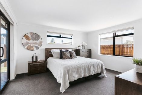 Photo of property in 2 Kotare Drive, Coastlands, Whakatane, 3120