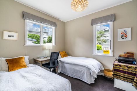 Photo of property in 1/193 Queen Street, Northcote Point, Auckland, 0627