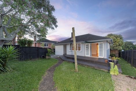 Photo of property in 12 Beaubank Road, Kelston, Auckland, 0602
