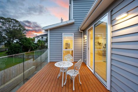 Photo of property in 14a Crystal Avenue, Glendene, Auckland, 0602