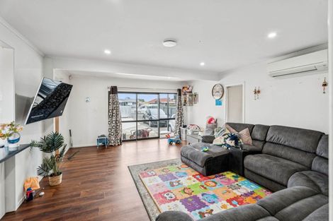 Photo of property in 51 Buckland Road, Mangere East, Auckland, 2024
