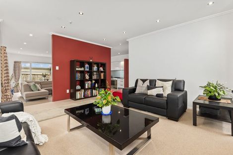 Photo of property in 1 Kaweka Close, Aotea, Porirua, 5024