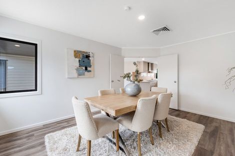 Photo of property in 32 Ambleside Drive, Northpark, Auckland, 2013