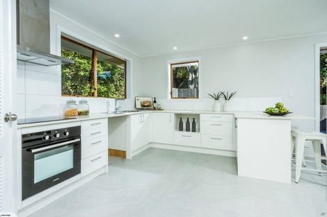 Photo of property in 2/15 Long Bay Drive, Torbay, Auckland, 0630