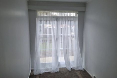 Photo of property in 3 Waters Place, New Lynn, Auckland, 0600