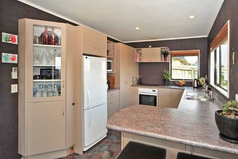 Photo of property in 75 Parnell Heights, Kelvin Grove, Palmerston North, 4414