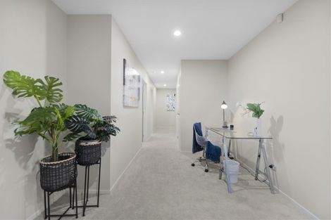 Photo of property in 20 Mulroy Place, Pinehill, Auckland, 0632