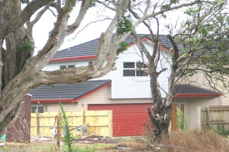 Photo of property in 27 Farquhar Road, Glendene, Auckland, 0602