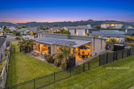 Photo of property in 18 Roseberry Place, Whitianga, 3510