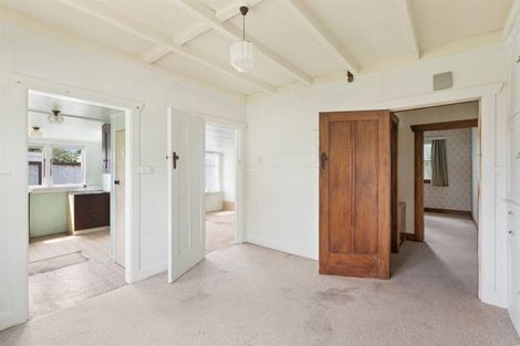 Photo of property in 10 Tukapa Street, Westown, New Plymouth, 4310