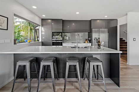 Photo of property in 8 Emlyn Place, Torbay, Auckland, 0630