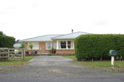 Photo of property in 28 Koraha Road, Kumeu, 0892