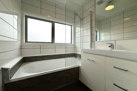 Photo of property in 7/108 West Coast Road, Glen Eden, Auckland, 0602