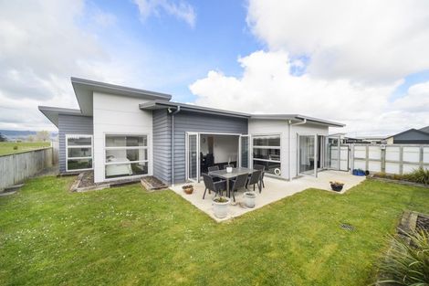 Photo of property in 17 Lorenzo Place, Kelvin Grove, Palmerston North, 4414