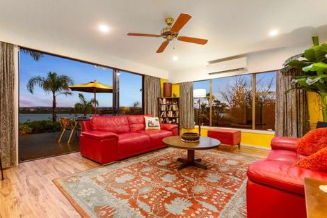 Photo of property in 16 Lucas Place, Weymouth, Auckland, 2103