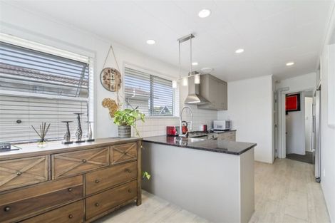 Photo of property in 6 Yeoman Place, Howick, Auckland, 2014