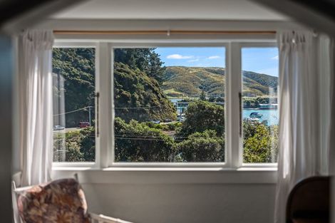 Photo of property in 102 Paremata Road, Paremata, Porirua, 5024