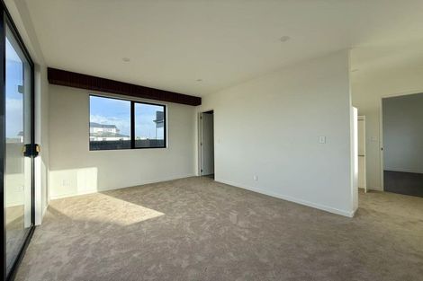 Photo of property in 43 Evergreen Parade, Rosehill, Papakura, 2113