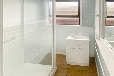 Photo of property in 2 Kirkcaldy Street, Petone, Lower Hutt, 5012