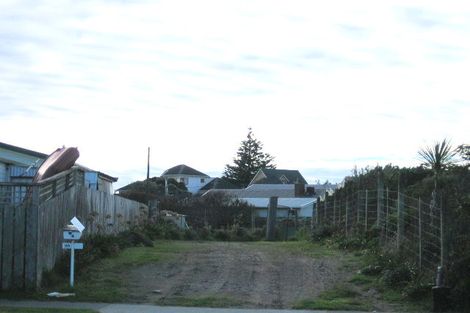 Photo of property in 16 Karaka Street, Otaki Beach, Otaki, 5512