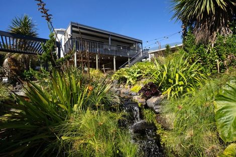 Photo of property in 18 Haywards Lane, Duvauchelle, 7581