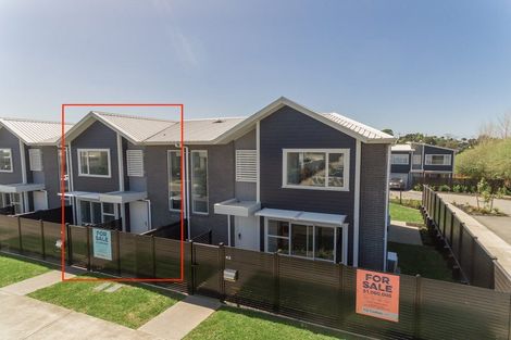 Photo of property in 42 Karepiro Drive, Stanmore Bay, Whangaparaoa, 0932