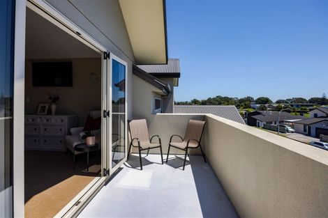 Photo of property in 10 Sampson Avenue, Waiwhakaiho, New Plymouth, 4312