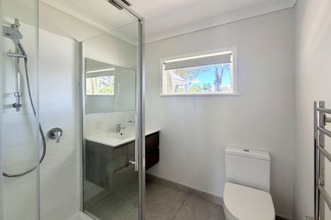 Photo of property in 2/22 Gladys Avenue, Glenfield, Auckland, 0629