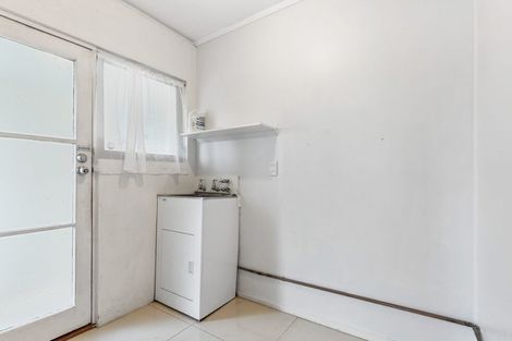 Photo of property in 2/146 Queen Street, Pukekohe, 2120