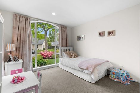 Photo of property in 12 Chesterfield Mews, Russley, Christchurch, 8042
