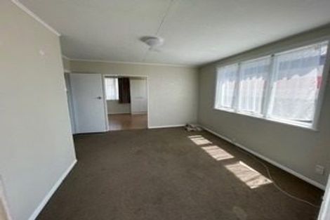 Photo of property in 1/47 Luckens Road, West Harbour, Auckland, 0618