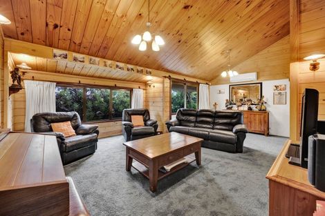 Photo of property in 16 Heaphy Road, Opunake, 4616