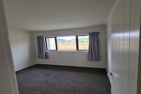 Photo of property in 28 Manor Park Road, Manor Park, Lower Hutt, 5019