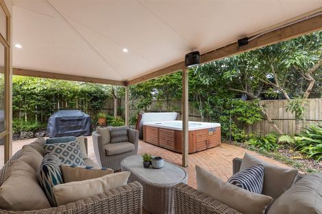 Photo of property in 484 Beach Road, Murrays Bay, Auckland, 0630
