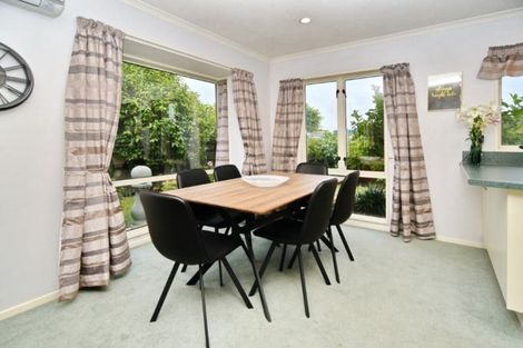 Photo of property in 395 Yaldhurst Road, Russley, Christchurch, 8042