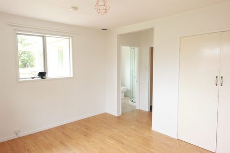 Photo of property in 17 Cunliffe Place, Glenfield, Auckland, 0629