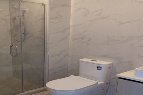 Photo of property in 2/69 Lake Road, Devonport, Auckland, 0624