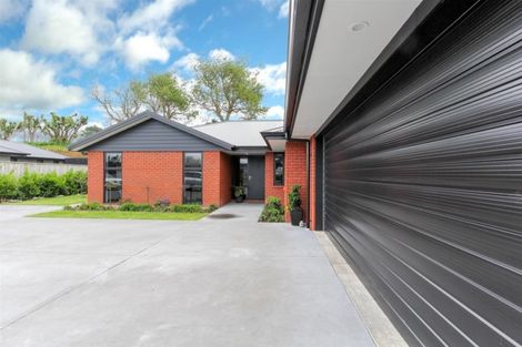 Photo of property in 17 Garrett Drive, Whalers Gate, New Plymouth, 4310