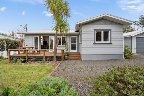 Photo of property in 9 Whimp Avenue, Onerahi, Whangarei, 0110