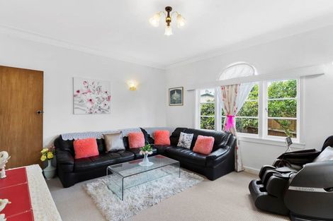 Photo of property in 50a Megan Avenue, Pakuranga Heights, Auckland, 2010