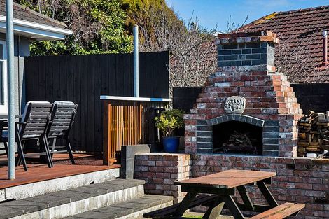 Photo of property in 39a Breakwater Road, Moturoa, New Plymouth, 4310